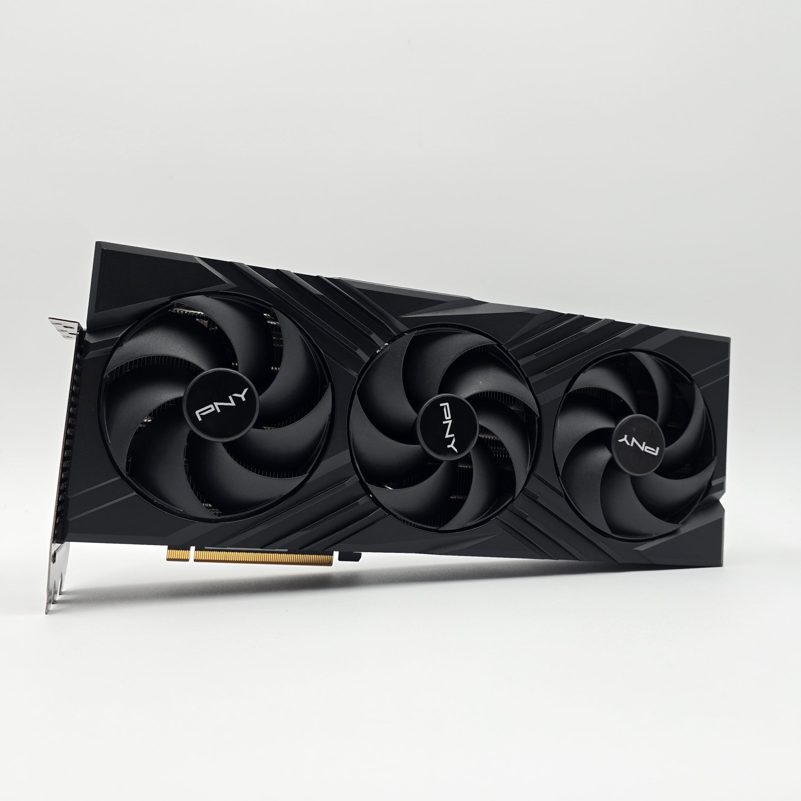 20240413_203409.jpg RTX 4090 PNY VERTO OC 24GB, NVIDIA Gaming Graphics Card - Image 1