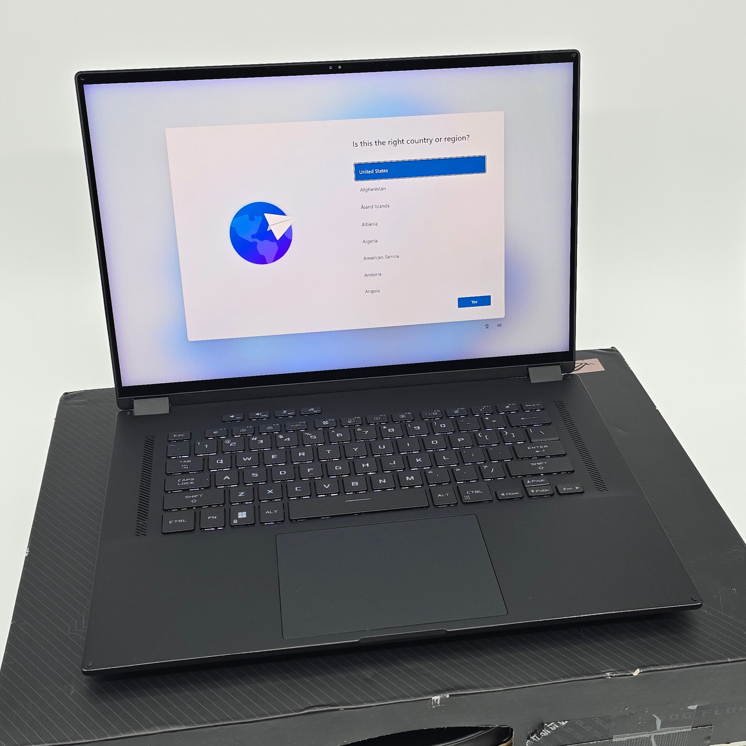 asus-rog-flow-x16-nvidia-rtx-4070-intyel-i9-13900k-qhd_-touch-screen-240hz-oled-2tb-nvme-gaming-laptop.jpg ASUS ROG FLOW X16, NVIDIA RTX 4070, Intel i9-13900H, 32GB DDR5, QHD+ 240HZ OLED Gaming Laptop - Image 1
