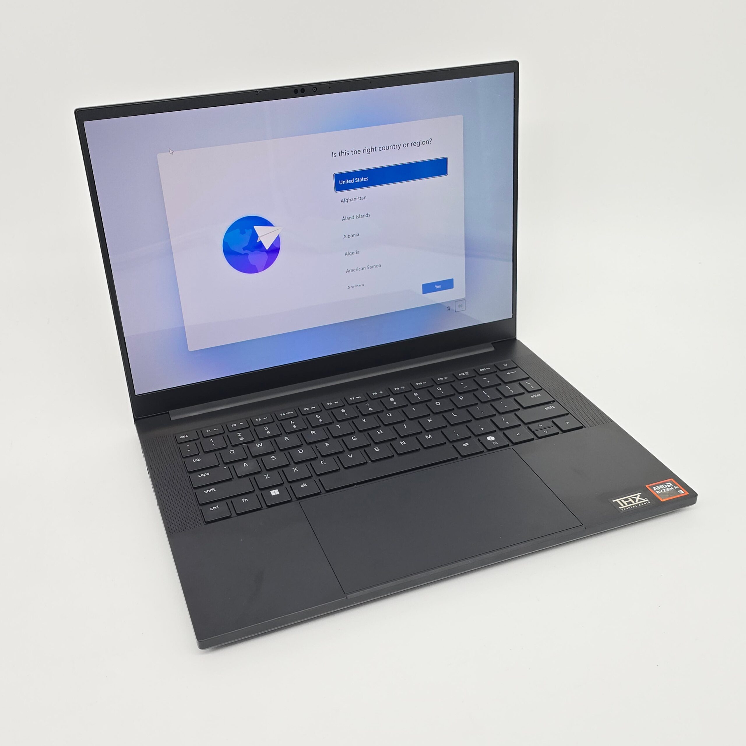 razer-blade-14-oled-rtx-5070-ryzen-9-ai-365-64gb-ddr5-2tb-nvme-14-1800p-120hz-oled-gaming-windows-laptop_4.jpg Razer Blade 14 OLED, RTX 5070, AMD Ryzen 9 AI 365, 64GB DDR5, 2TB NVMe, 14" 1800p 120Hz OLED, Windows Gaming Laptop - Image 1