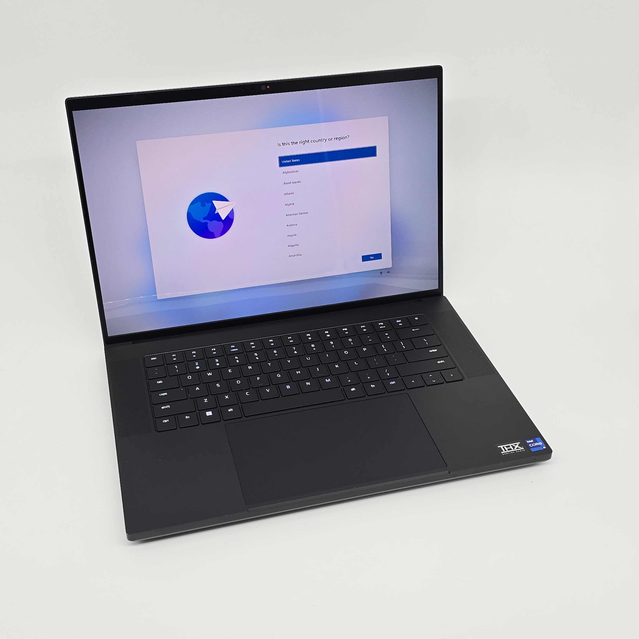 razer-blade-16-oled-rtx-4090-nvidia-intel-i9-14900hx-240hz-qhd-oled-1560x1600p-16-gaming-laptop-ddr5-ram.jpg Razer Blade 16 OLED, NVIDIA RTX 4090, Intel Core i9-14900HX, 240Hz QHD+, 32GB DDR5 Gaming Laptop - Image 1