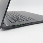 Razer Blade 16 OLED, NVIDIA RTX 5090, AMD Ryzen AI 9 HX370, 32GB RAM, QHD+ 240Hz, Gaming Laptop - Image 4