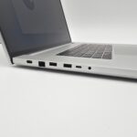 Razer Blade 18 Mercury White, NVIDIA RTX 4090, Intel i9-13950HX, 32GB DDR5, 2TB Storage, 18" QHD+ 240Hz LCD Gaming Laptop - Image 5