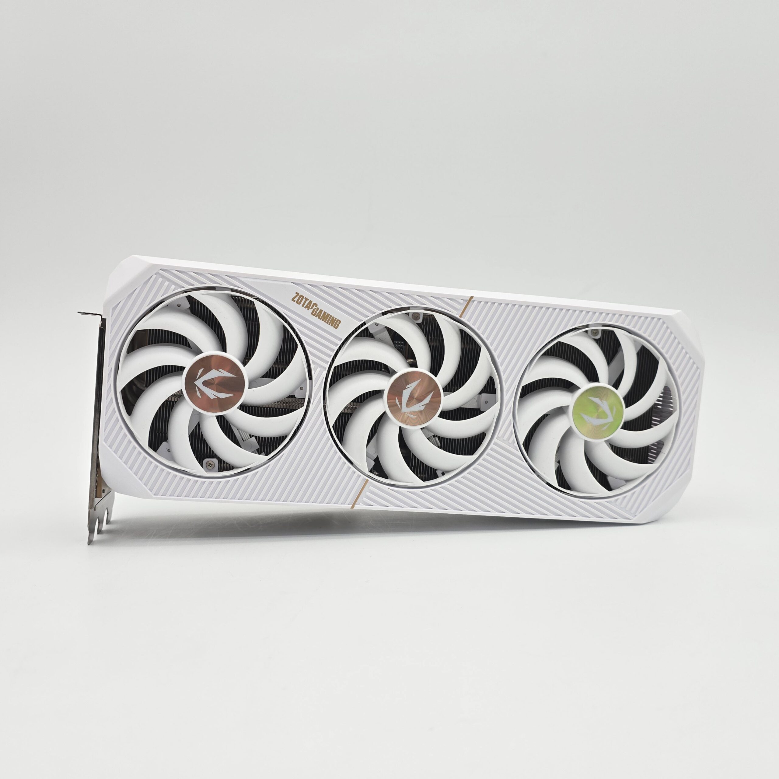 rtx-5080-zotac-gaming-solid-oc-white-16gb-nvidia-gaming-graphics-card-gpu_4.jpg RTX 5080 Zotac Gaming Solid OC White 16GB, NVIDIA Gaming Graphics Card GPU - Image 1